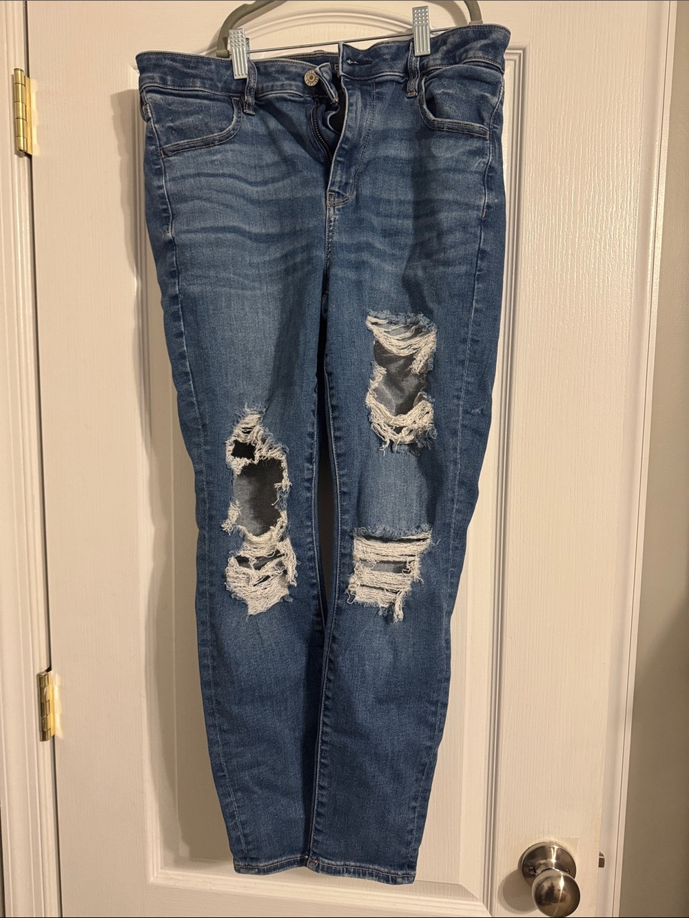 American Eagle Distressed Jeans - 14 Short